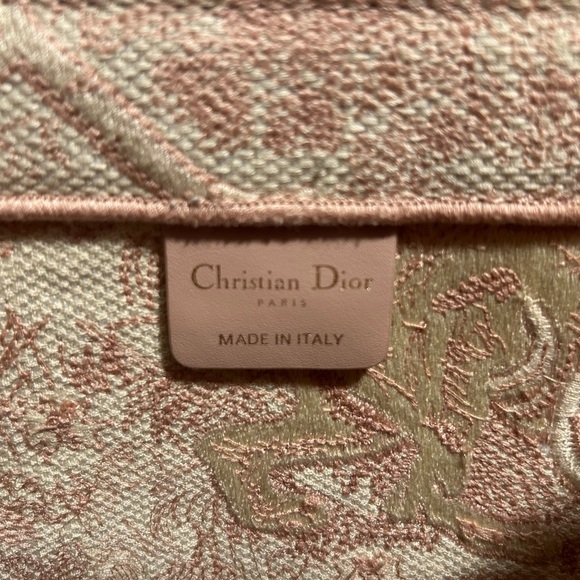Medium Christian Dior book tote bag- new and only used once. - Picture 4 of 5